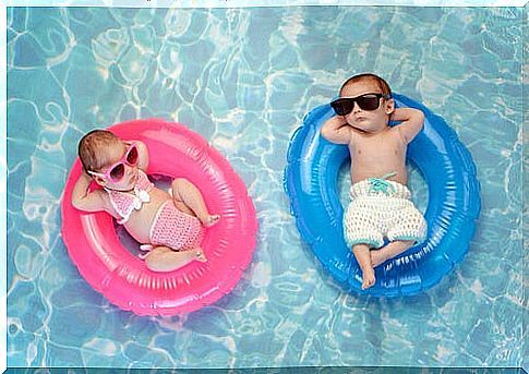 The things you should take to the pool for your baby will depend on how old your little one is. 