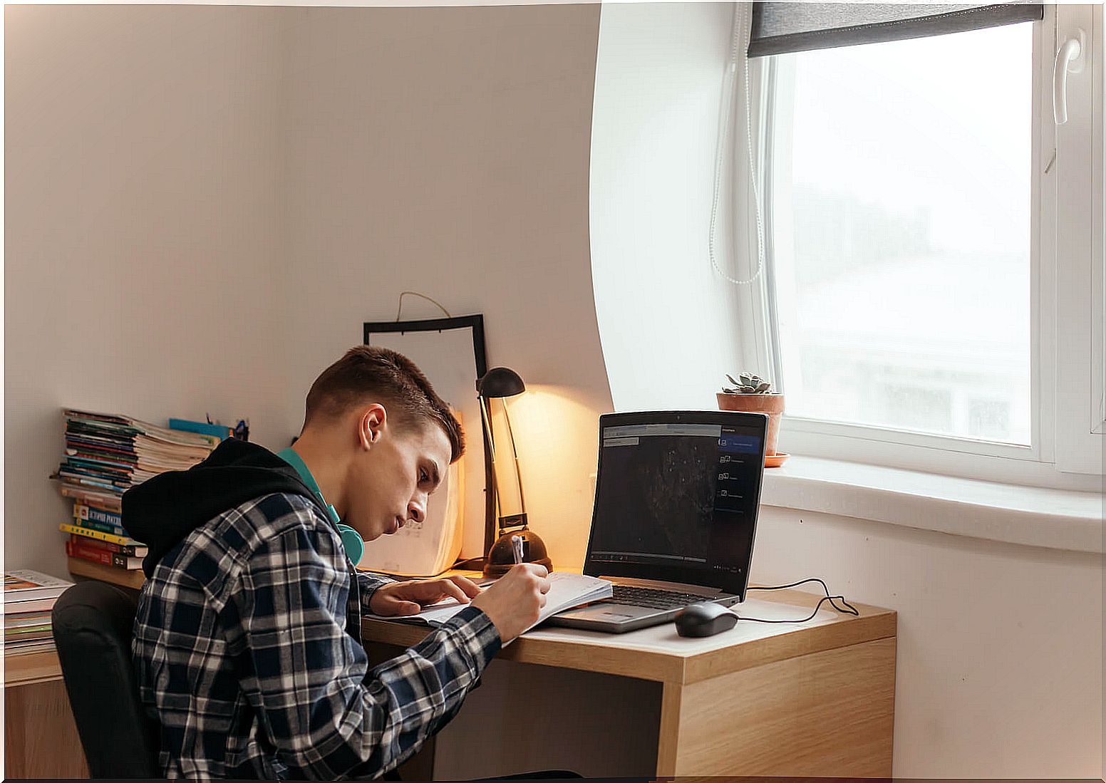 Teen feeding during exams