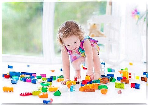 Toys for 2-year-olds seek to promote the development of the child's different abilities.