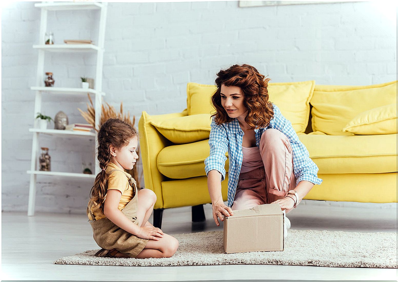 Fear-eating box to educate children's emotions