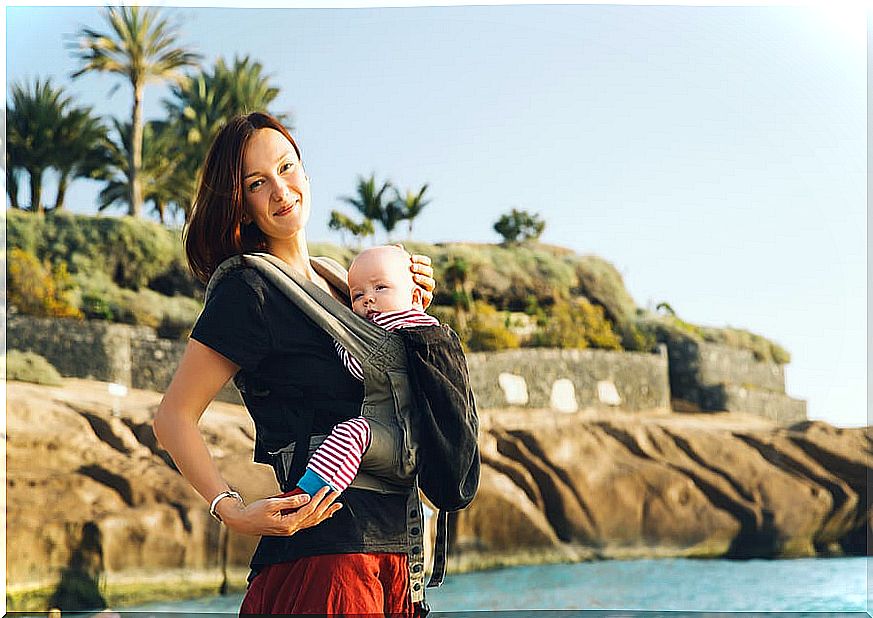 Hanging backpacks to carry the baby