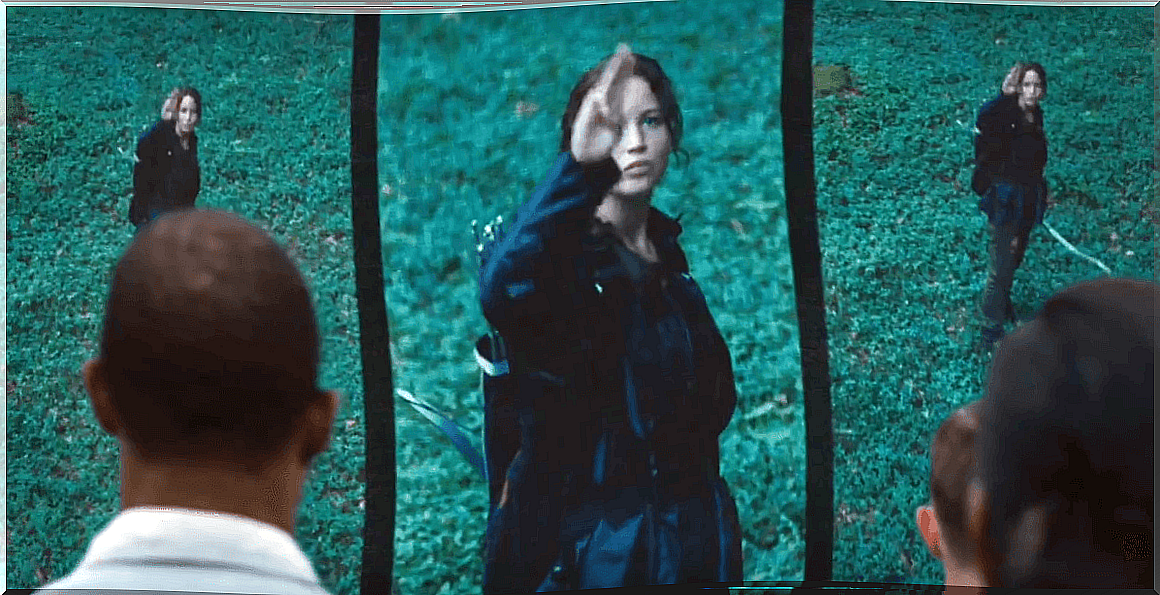 The media also play an important role in The Hunger Games.