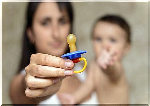 Excessive use of the pacifier can lead to tooth decay in the bottle.