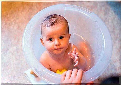 How should the baby's bathtub be?